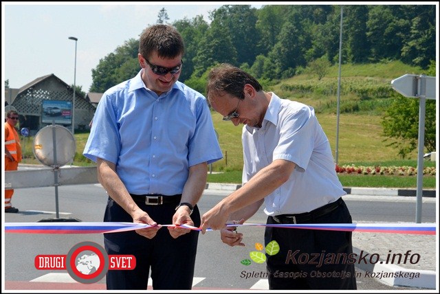 Prerez traku novega krožišča sta opravila župan in direktor Direkcije za ceste RS